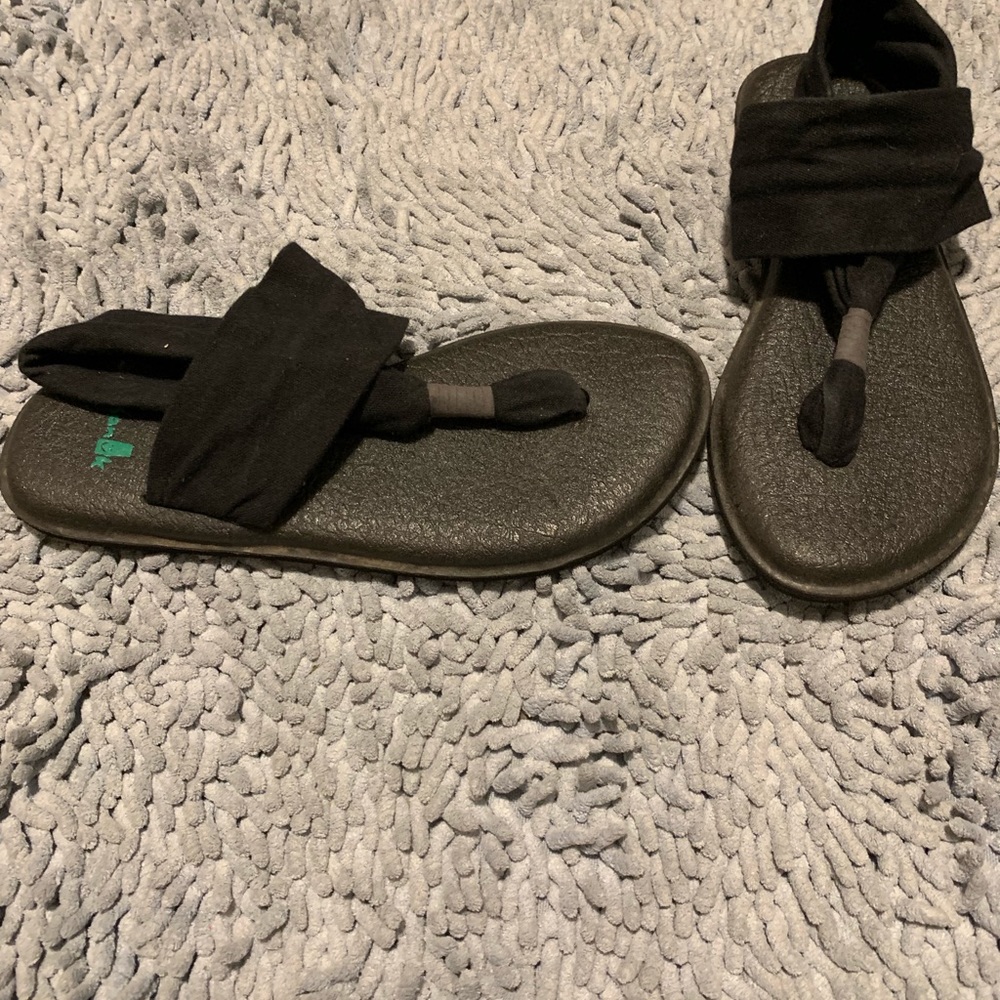 Sanuk Women’s sandals